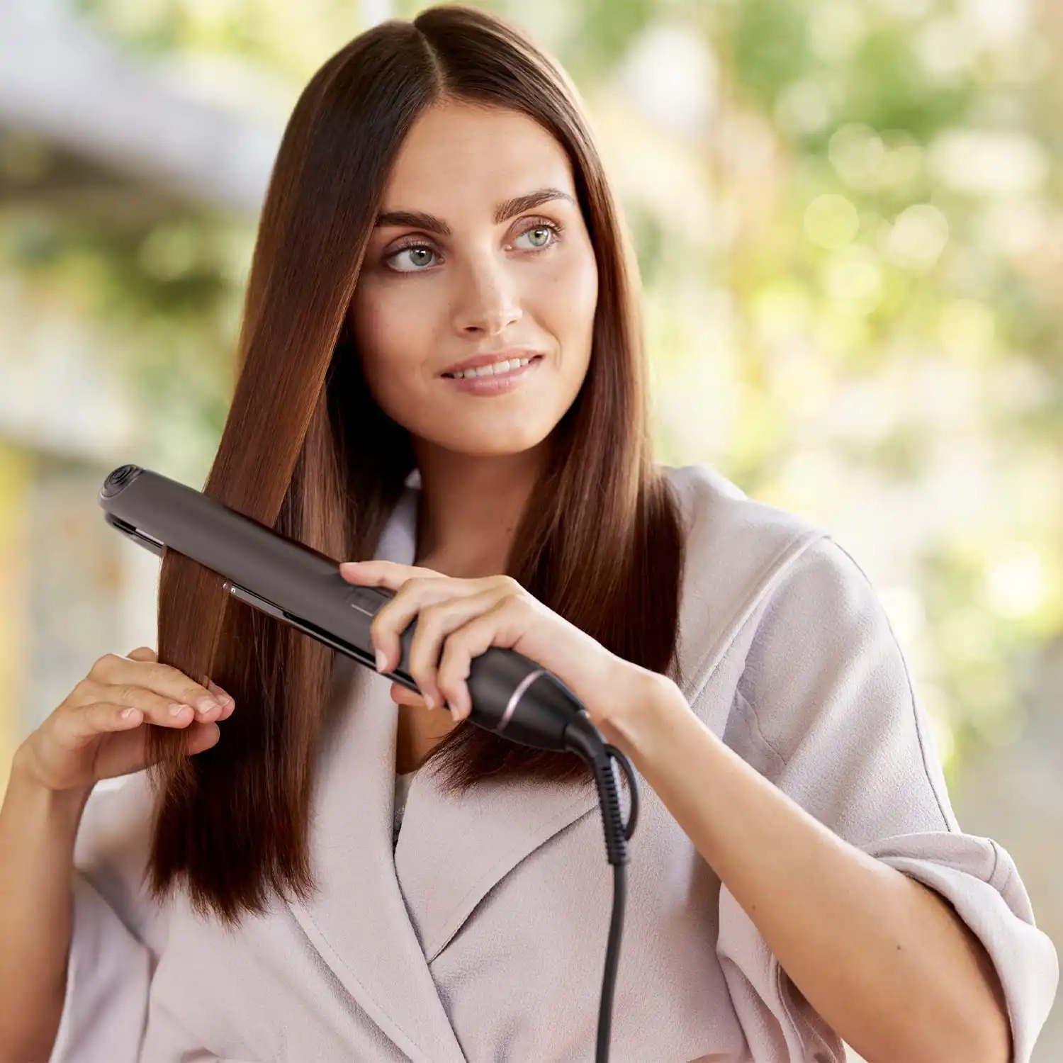 Philips Straight Care Vivid Ends Hair Straightener, Black - BHS675