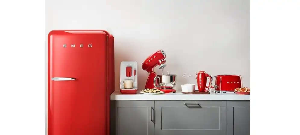 Smeg Refrigerator, Automatic Defrost, 281 L, Red - FAB28RRD5GA