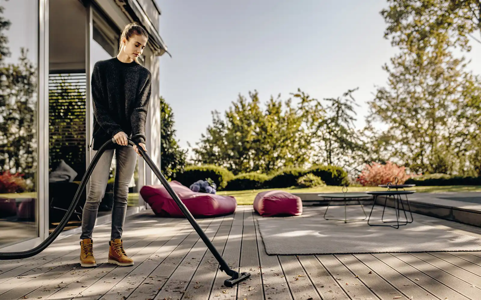 Kärcher WD 4 Wet & Dry Vacuum Cleaner – 1000 Watts – 20 Liter Capacity