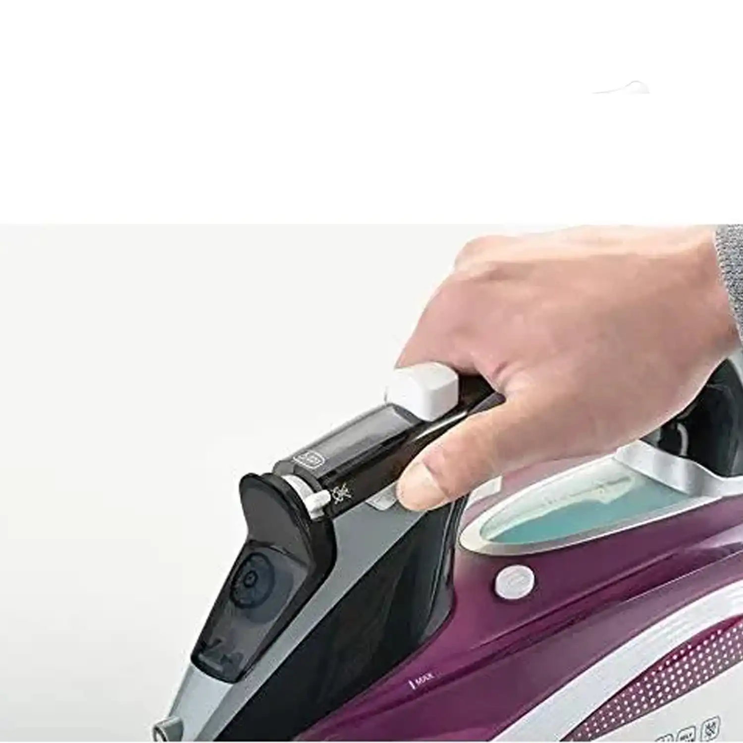 BLACK & DECKER Steam Iron, 2800 Watt, Multi-Color - X2250